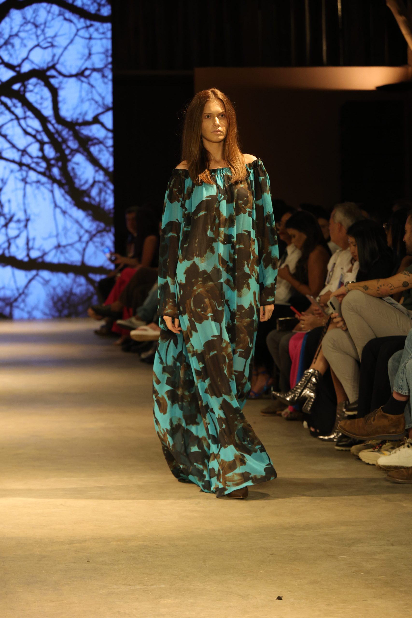 Vestido Azul Floral Vuelo